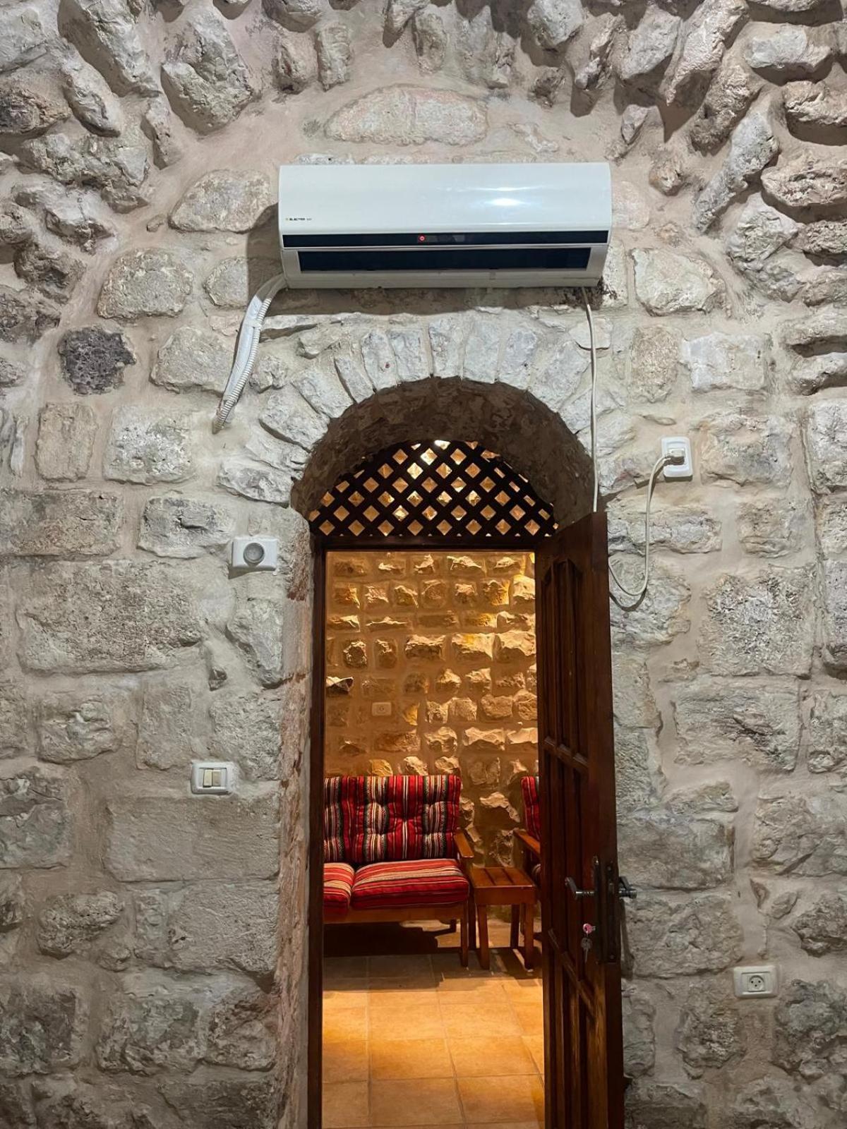 Bab El-Silsileh Hostel Jeruzalem Buitenkant foto