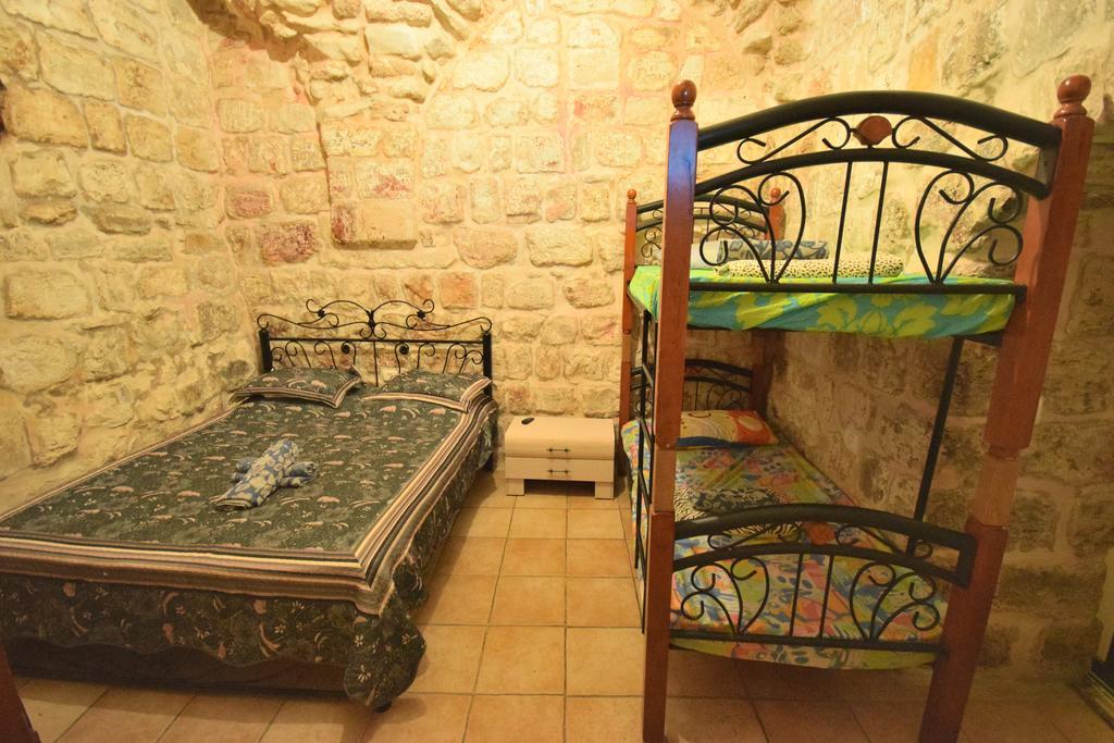 Bab El-Silsileh Hostel Jeruzalem Buitenkant foto