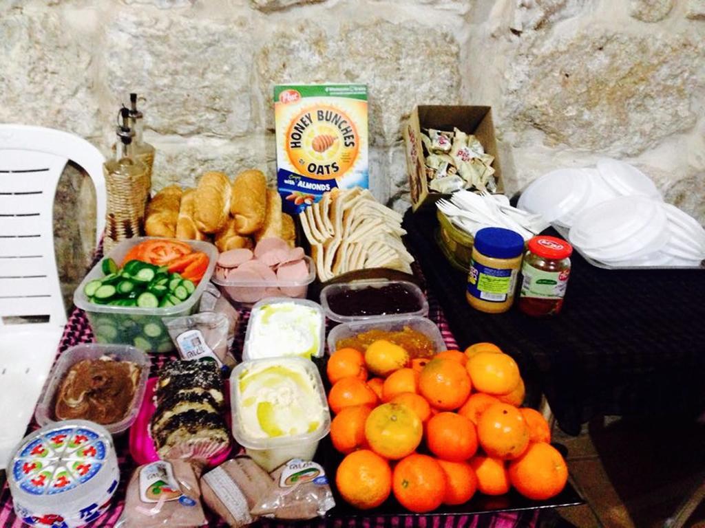 Bab El-Silsileh Hostel Jeruzalem Buitenkant foto