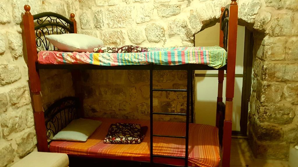 Bab El-Silsileh Hostel Jeruzalem Buitenkant foto