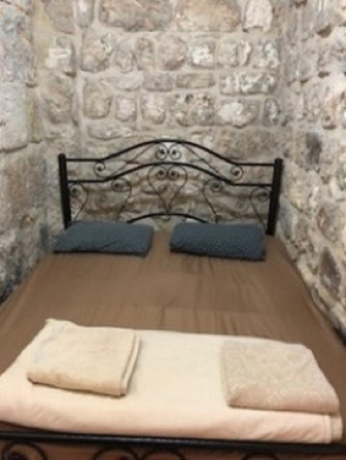 Bab El-Silsileh Hostel Jeruzalem Buitenkant foto